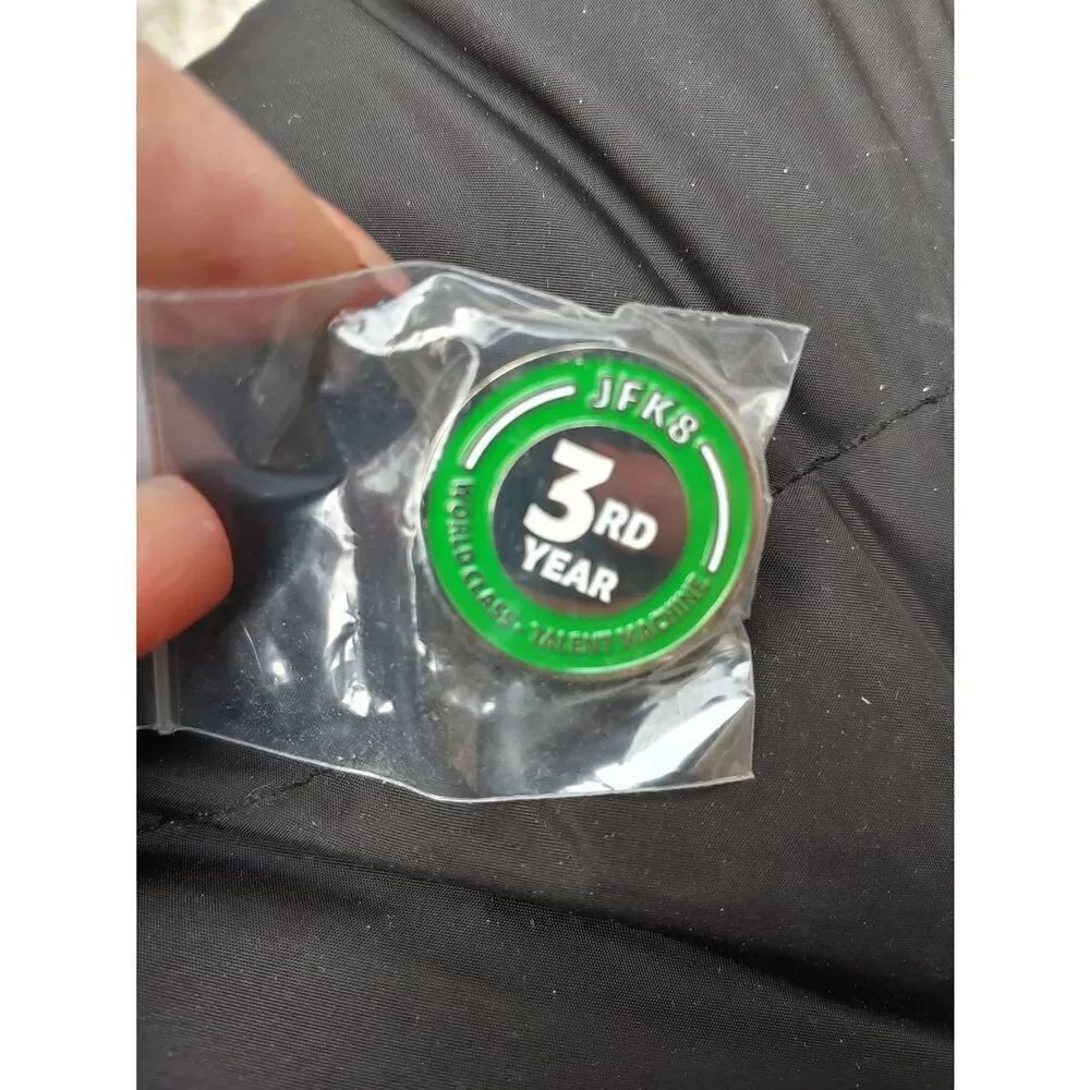 Amazon Peccy Pin "JFK8 3rd Year World Class Talent Machine". - Picture 2 of 4